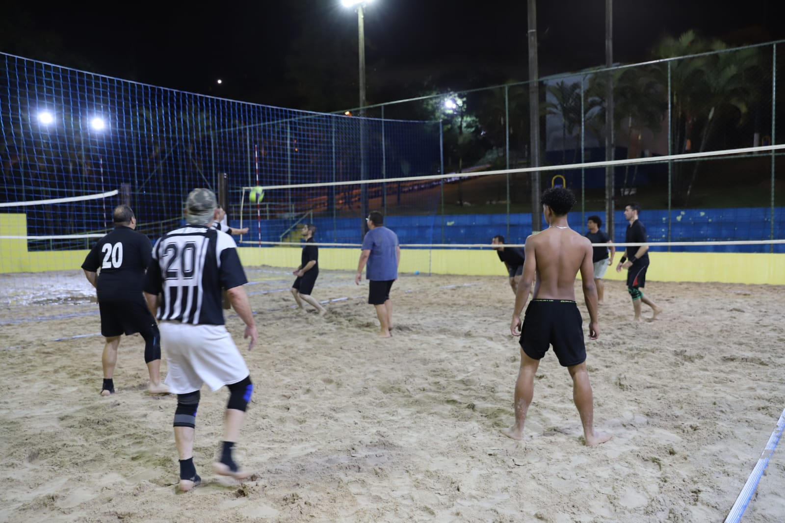 Vôlei Feminino de Louveira entra em quadra nesta quinta-feira pela